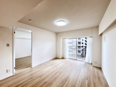 ���r���O�@�傫�ȑ����炽���Ղ�̗z���ƕ����������郊�r���O