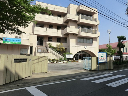 ���ӊ��@���w�Z 650m �O���s������c���w�Z