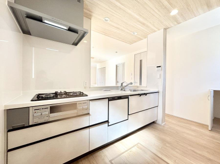 �L�b�`���@���������Ȃ���ł����Ƒ��Ƃ̉�b���y���߂�ΖʃL�b�`��