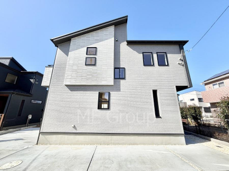 ���n�O�ώʐ^�@�������ꂽ�O�ρA�㎿�ȏZ��Ԃ��L���鎺���͉i�����S���ĉ߂�����Z���ł��B 