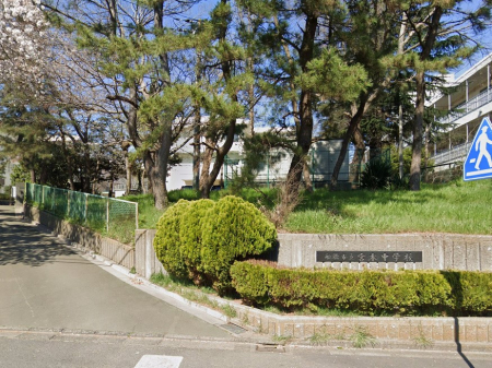 ���ӊ��@���w�Z 800m �D���s���{�{���w�Z