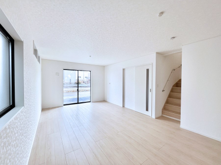 ���̑����ρ@�����u�������܁v�u��������v�Ƒ��Ƃ̃R�~���j�P�[�V�������[�܂郊�r���O�C���K�i������܂��B 