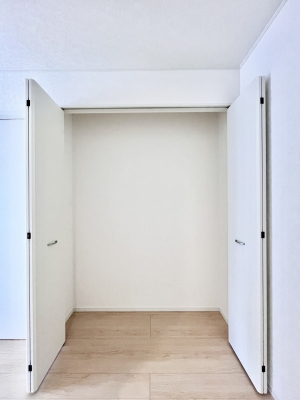 ���[�@�m���̃N���[�[�b�g�B���s��������̂Ō���̈ߗނ�����������܂�܂��B