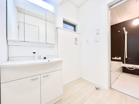 ���̑��@�L�X�Ƃ�Ƃ�̂��郉���h���[�X�y�[�X�B  