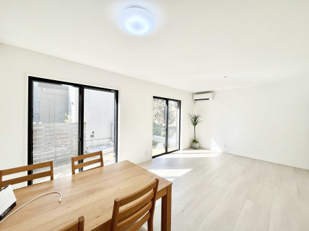 ���̑����ρ@�傫�ȑ����炽���Ղ�̗z���ƕ����������郊�r���O  