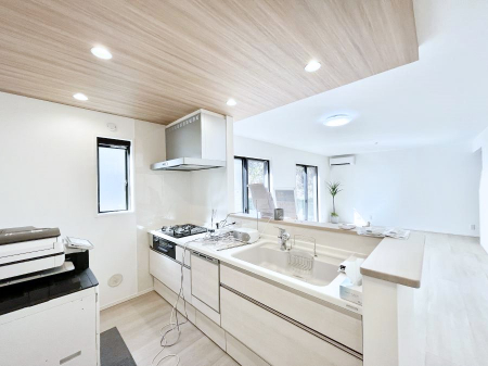 �L�b�`���@���r���O�����n����l�C�̃J�E���^�[�L�b�`���B �Ƒ��������Ȃ���Ǝ������邱�Ƃ��ł��܂��B