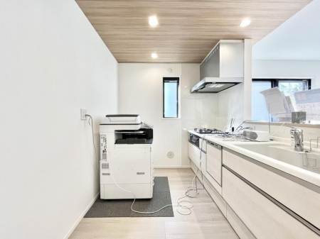 �L�b�`���@�|�b�v�A�b�v�V�䂪�f�G�ȃL�b�`���I��������̂ō̌����Ƃꊷ�C�ɂ��𗧂��܂��B