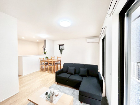 ���r���O�@�Z�ޕ��̌��������o�����A�C���e���A���l����̂��y���݂ȃ��r���O�ł��I 