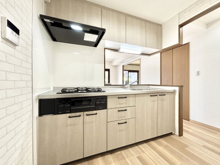 �L�b�`���@���������Ȃ���ł����Ƒ��Ƃ̉�b���y���߂�ΖʃL�b�`��