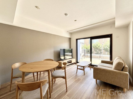 ���r���O�@���R������荞�܂�A�Ƒ��c���̏ꏊ�𖾂邭���o�@���Ƌ��CG�ł�