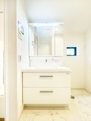 ���ʑ�E���ʏ��@���[�͂Ƌ@�\���ɗD�ꂽ���ʉ��ϑ�