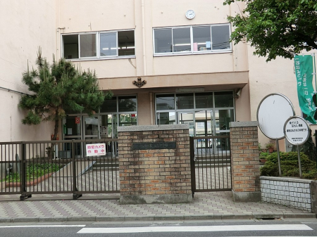 ���ӊ��@���w�Z 650m �����旧��Ւ��w�Z