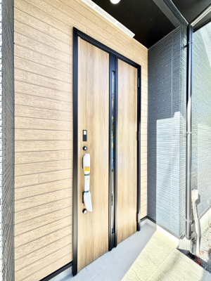 ���ց@��؂ȉƑ��A���q���o�}���錺�ցB