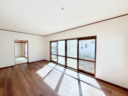 ���̑����ρ@�傫�ȑ����炽���Ղ�̗z���ƕ����������郊�r���O  