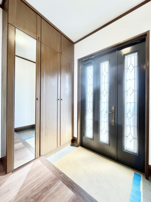 ���ց@�K���X�X���b�g�̓��������փh�A�������Ɍ���͂��Ă���܂�