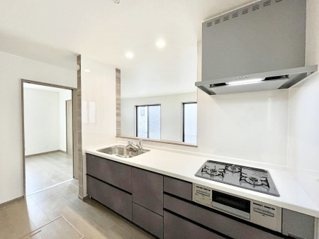 �L�b�`���@�J�E���^�[�z���ɂ��b�������Ȃ��疈���̂������������Ɗy����