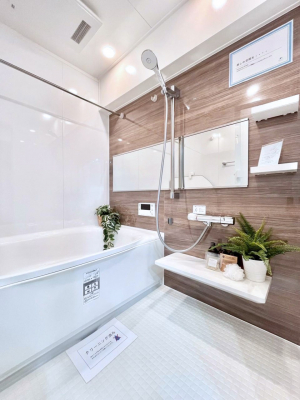 �����@����̔�������Ă���閾�邢�������̂���o�X���[��  