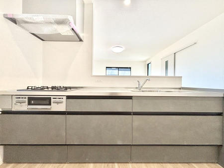 �L�b�`���@���������Ȃ���ł����Ƒ��Ƃ̉�b���y���߂�ΖʃL�b�`��