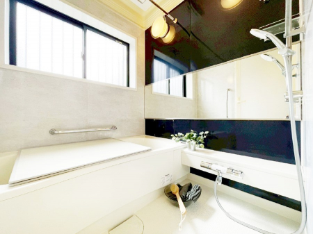 �����@����̔�������Ă���閾�邢�������̂���o�X���[��