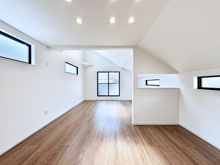 ���̑����ρ@�Ƒ������R�ƏW�܂�e���̃X�y�[�X�ɂȂ肻��