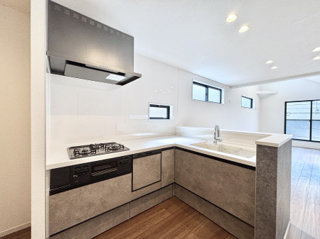 �L�b�`���@�������������I�ɁA�y�����I�V�X�e���L�b�`��  