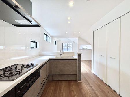 �L�b�`���@L���^���Ɨ�������X�y�[�X���L�X�Ǝg���܂��B�R���p�N�g�ɓ����Ă��������N���N�B    