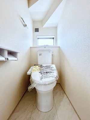 �g�C���@�g�C����1�K��2�K���ꂼ��ɔz�u����Ă��ĂƂĂ��֗��ł��B 