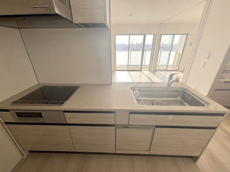 �L�b�`���@���������Ȃ���ł����Ƒ��Ƃ̉�b���y���߂�ΖʃL�b�`��