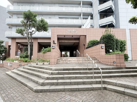 �G���g�����X�@���֏�͉����t��