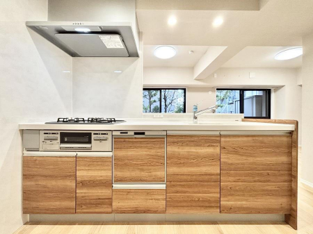 �L�b�`���@���������Ȃ���ł����Ƒ��Ƃ̉�b���y���߂�ΖʃL�b�`��