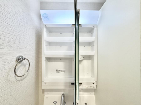 ���̑����ρ@���̗��ɁA���ϕi��q���p�i�Ȃǂ����[�\�B���ʑ����������ƕۂ��܂��I  