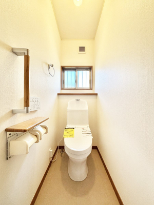 �g�C���@�g�C����1�K��2�K���ꂼ��ɔz�u����Ă��ĂƂĂ��֗��ł��B 