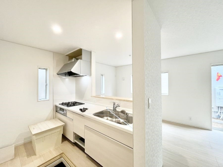 �L�b�`���@�u�₩�ȕ����ʂ蔲����L�b�`���B��������̂Ŗ��邭���C�ɂ��𗧂��܂��B