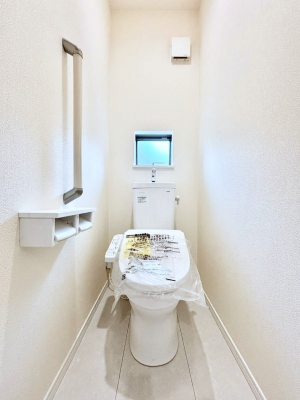 �g�C���@�g�C����1�K��2�K���ꂼ��ɔz�u����Ă��ĂƂĂ��֗��ł��B 