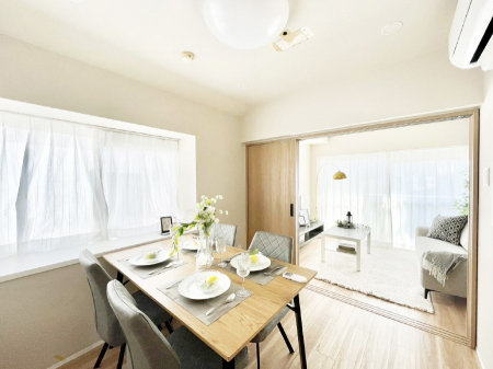 ���r���O�@���Ƒ��̓��₩�Șb�����ŕ�܂�閾�邢���r���O