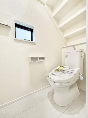 �g�C���@�g�C����1�K��2�K���ꂼ��ɔz�u����Ă��ĂƂĂ��֗��ł��B 