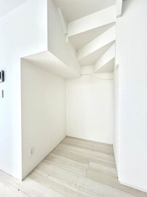 ���̑����ρ@���p�i�̃X�g�b�N�␅�Ȃǂ̔��~�Ɏg����K�i�����[�B