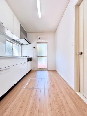 �L�b�`���@�u�₩�ȕ����ʂ蔲����L�b�`���B��������̂Ŗ��邭���C�ɂ��𗧂��܂��B