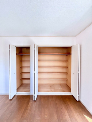 ���[�@�m���̃N���[�[�b�g�B���s��������̂Ō���̈ߗނ�����������܂�܂��B