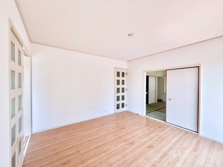 ���r���O�@�Z�ޕ��̌��������o�����A�C���e���A���l����̂��y���݂ȃ��r���O�ł��I 