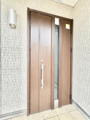 ���ց@�Z�܂��̊�����o����A���փh�A�B 