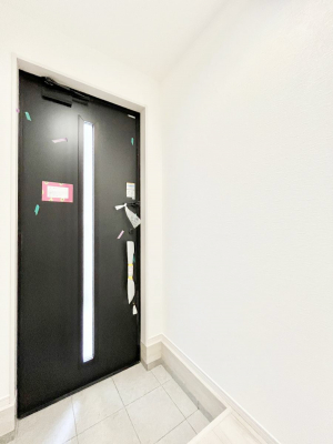 ���ց@�K���X�X���b�g�̓��������փh�A�������Ɍ���͂��Ă���܂�