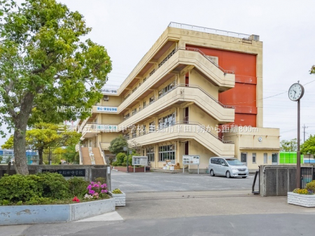 ���ӊ��@���w�Z 800m �O���s������c���w�Z