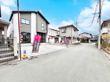 ���n�O�ώʐ^�@�O�ʓ��H�͂�����Ɛ�������Ă��܂�  