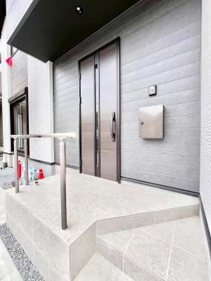 ���ց@��؂ȉƑ��A���q���o�}���錺�ցB