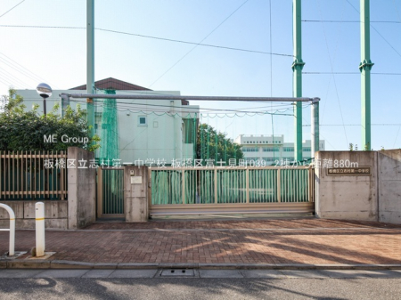 ���ӊ��@���w�Z 880m ���旧�u����ꒆ�w�Z