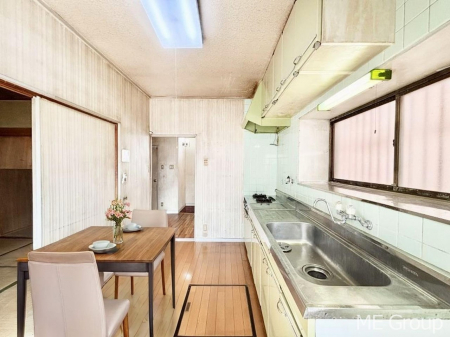 ���̑����ρ@�Ƒ��̏Ί炪���R�Ɛ��܂�Ă���A����ȕ��͋C�̃_�C�j���O�Ɏd�オ���Ă��܂��B