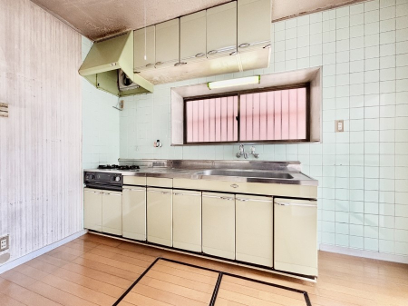 �L�b�`���@�u�₩�ȕ����ʂ蔲����L�b�`���B��������̂Ŗ��邭���C�ɂ��𗧂��܂��B