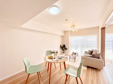 ���r���O�@�傫�ȑ����炽���Ղ�̗z���ƕ����������郊�r���O