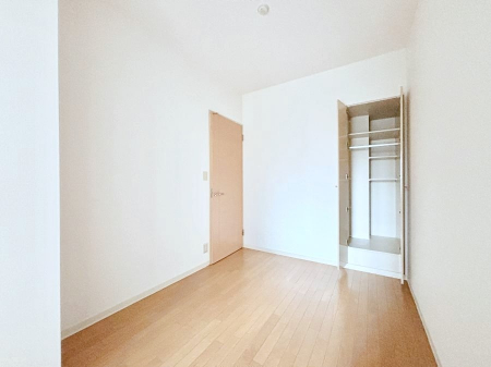 �Q���@�g���₷���`�Ńx�b�g��Ƌ�̒u�����ɂ����邱�Ƃ�����܂���B   